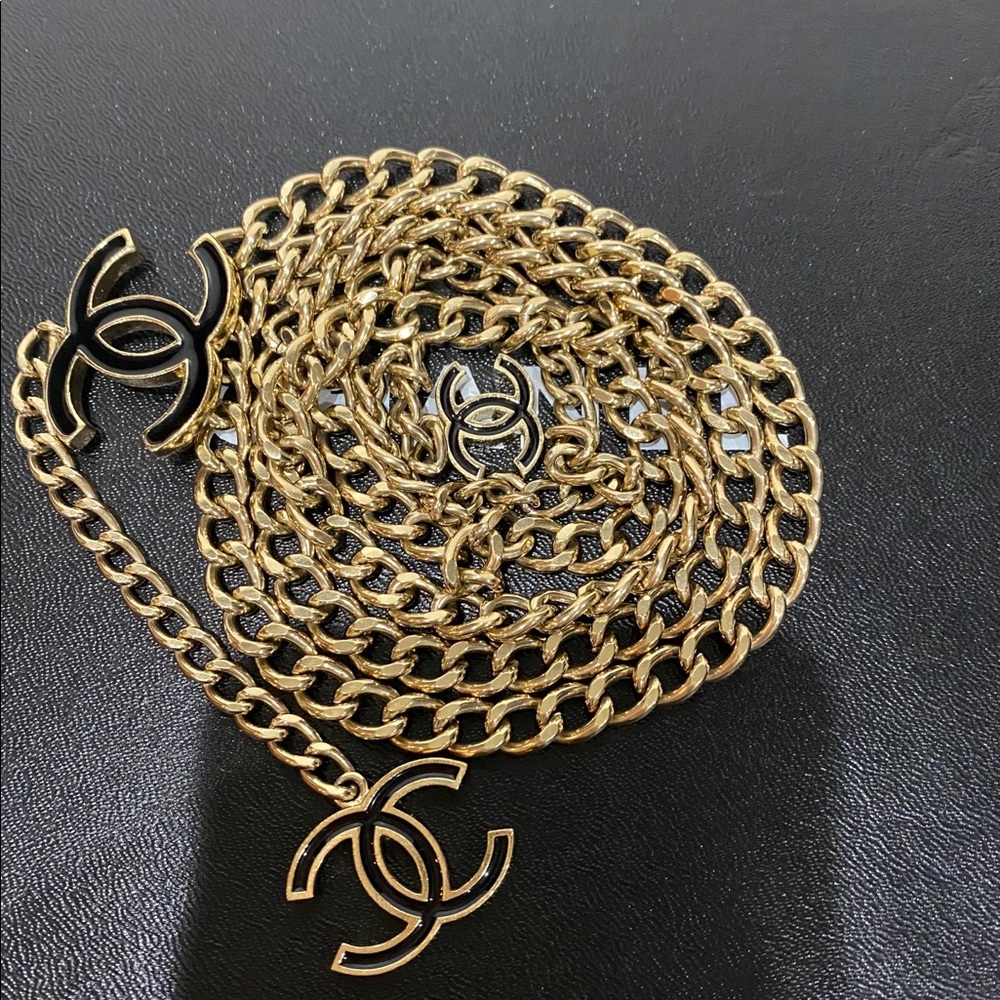 ❌SOLD❌VINTAGE CHANEL Black Gold CC Logo Necklace - Picture 11 of 12